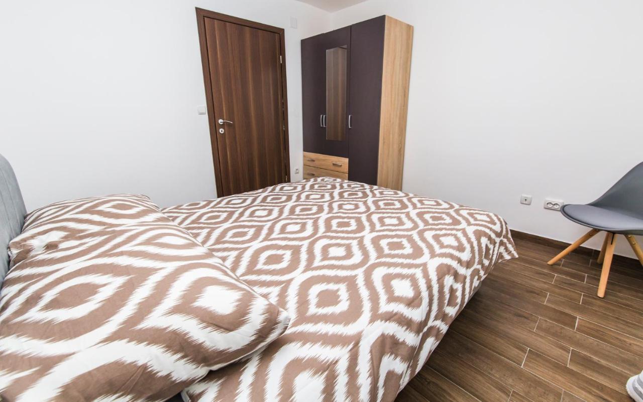 Apartmani Mabele Паг Екстериор снимка