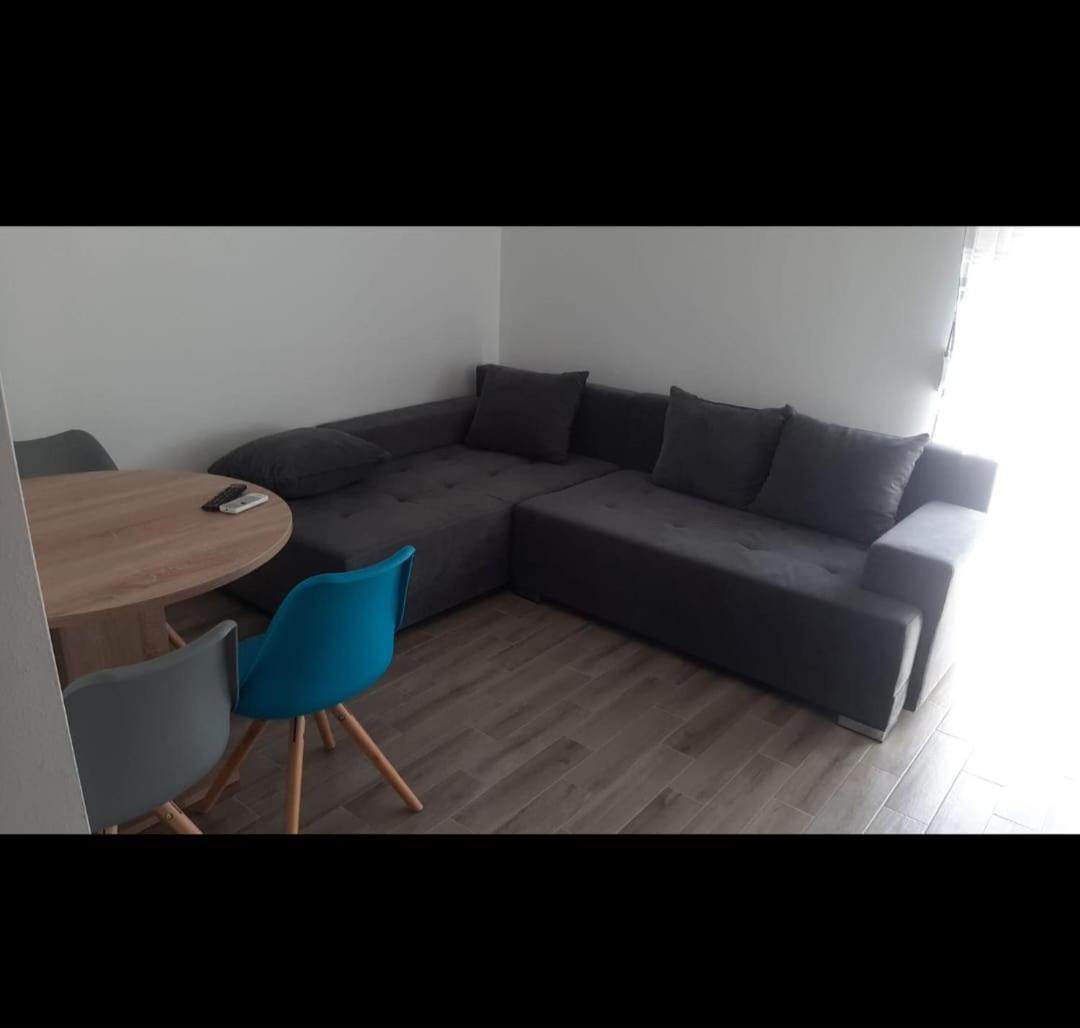 Apartmani Mabele Паг Екстериор снимка